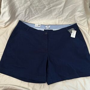 ✔️Women’s Crown and Ivy shorts